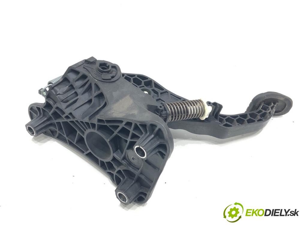 RENAULT CLIO V (B7_) 2019 - 2022    1.0 TCe 100 (B7MT) 74 kW [101 KM] benzyna 2019 - 2022  PEDÁL:  (Pedále)