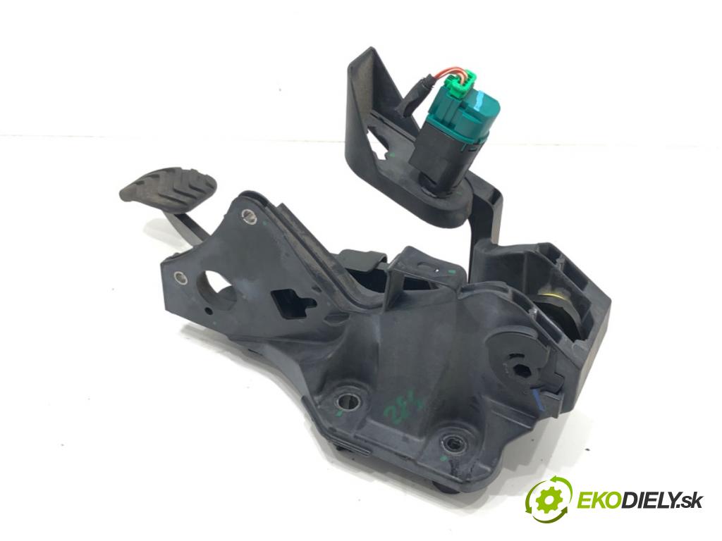 RENAULT CLIO V (B7_) 2019 - 2022    1.0 TCe 100 (B7MT) 74 kW [101 KM] benzyna 2019 - 2022  PEDÁL:  (Pedále)