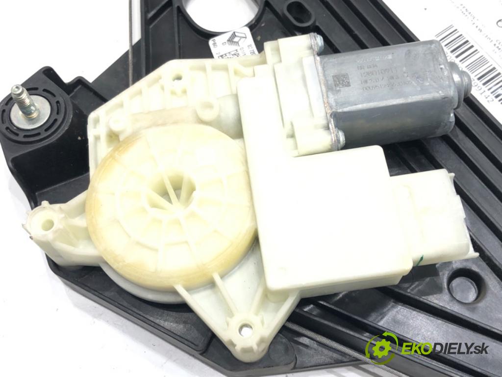 RENAULT CLIO V (B7_) 2019 - 2022    1.0 TCe 100 (B7MT) 74 kW [101 KM] benzyna 2019 - 2022  mechanismus okna pravý zadní část 827209773R