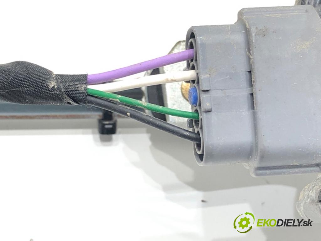 RENAULT CLIO V (B7_) 2019 - 2022    1.0 TCe 100 (B7MT) 74 kW [101 KM] benzyna 2019 - 2022  Mechanizmus stieračov predný 288008294R (Motorčeky stieračov predné)