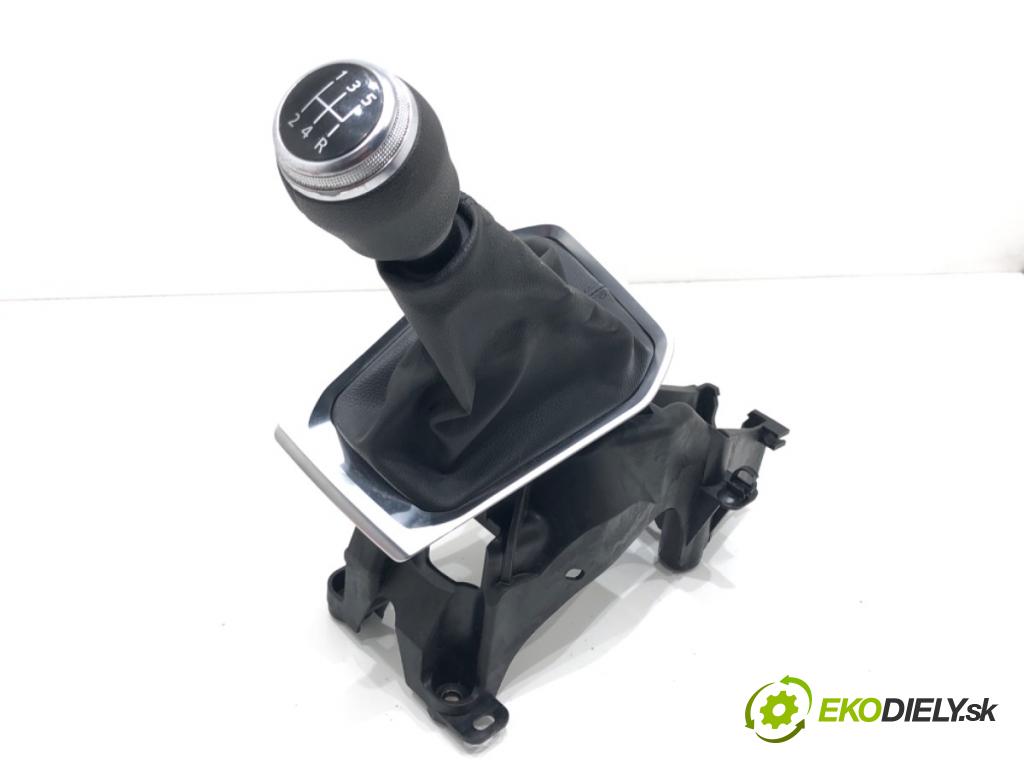 RENAULT CLIO V (B7_) 2019 - 2022    1.0 TCe 100 (B7MT) 74 kW [101 KM] benzyna 2019 - 2022  Kulisa 349010138R (Rýchlostné páky / kulisy)