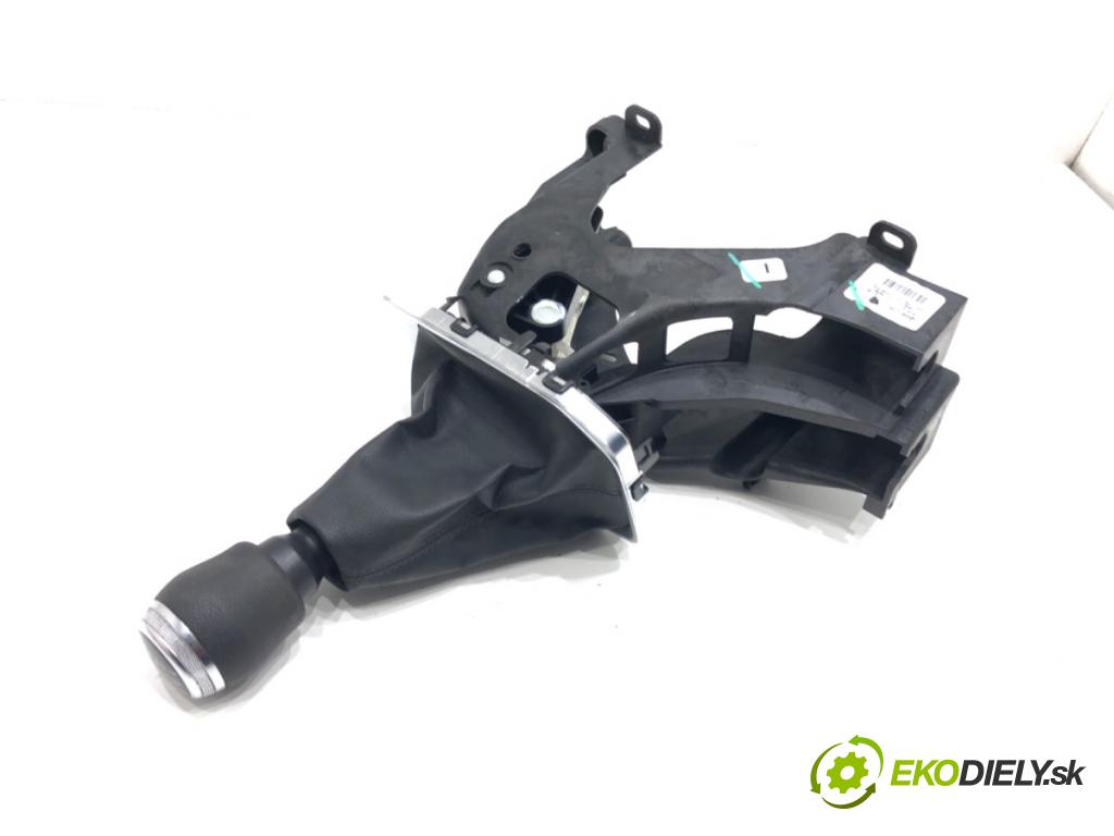 RENAULT CLIO V (B7_) 2019 - 2022    1.0 TCe 100 (B7MT) 74 kW [101 KM] benzyna 2019 - 2022  Kulisa 349010138R (Rýchlostné páky / kulisy)