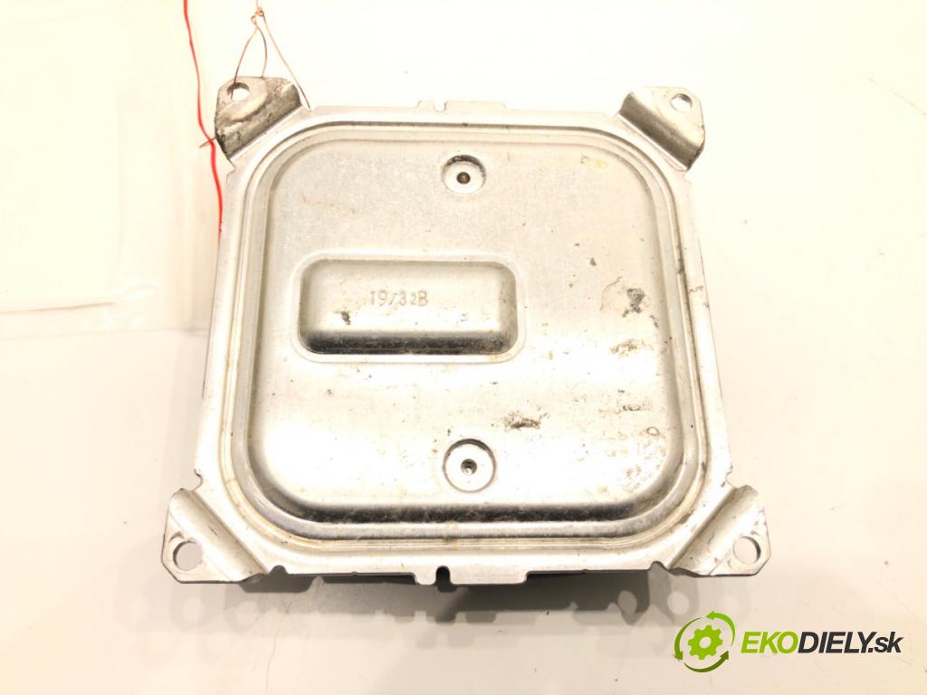 RENAULT CLIO V (B7_) 2019 - 2022    1.0 TCe 100 (B7MT) 74 kW [101 KM] benzyna 2019 - 2022  Menič XENON 260556623R (Riadiace jednotky xenónu)