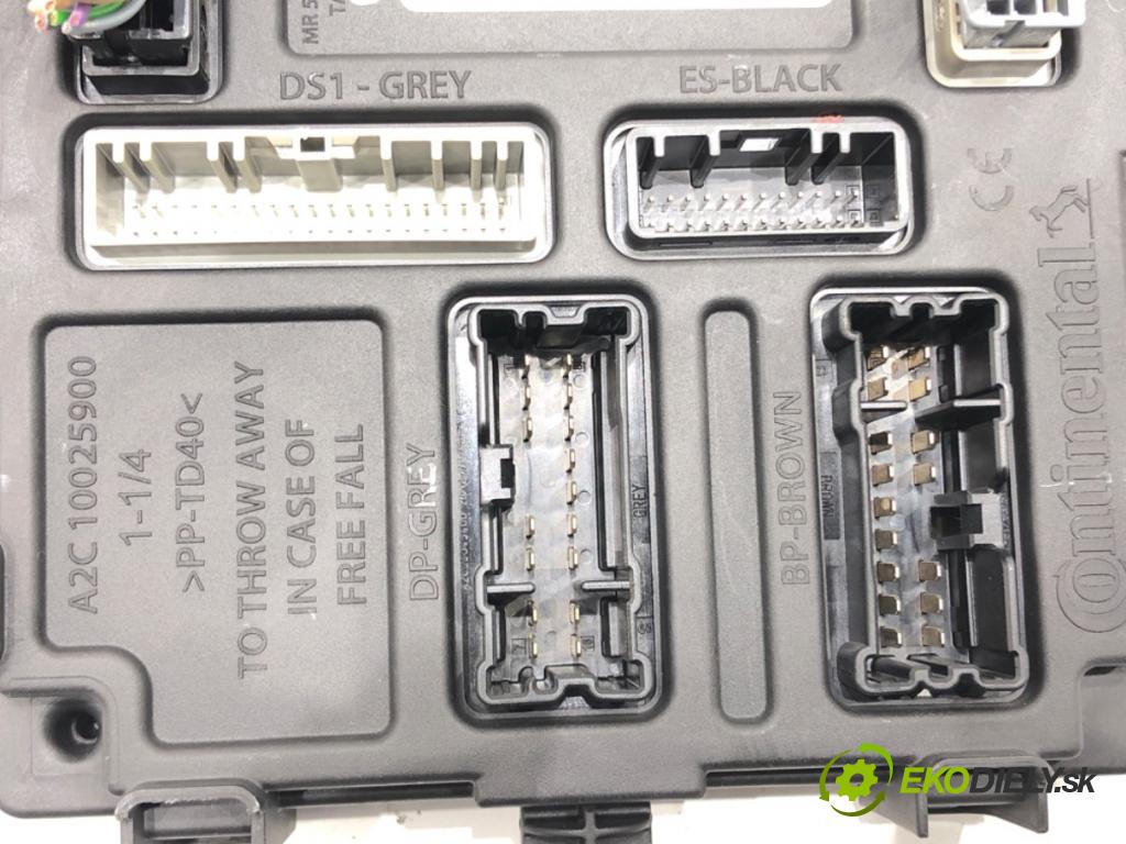 RENAULT CLIO V (B7_) 2019 - 2022    1.0 TCe 100 (B7MT) 74 kW [101 KM] benzyna 2019 - 2022  Modul BCM 284B19561R (Ostatné)