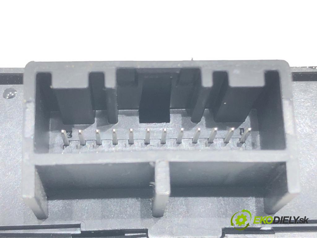 RENAULT CLIO V (B7_) 2019 - 2022    1.0 TCe 100 (B7MT) 74 kW [101 KM] benzyna 2019 - 2022  Modul PDC 284L02530R (Ostatné)