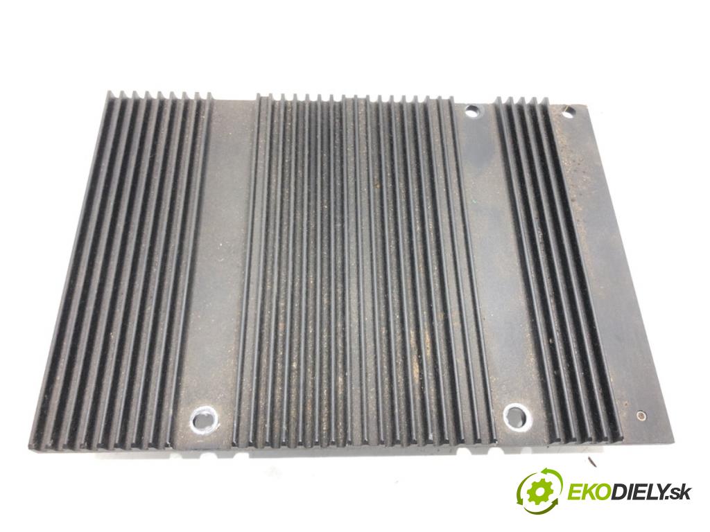 VOLVO XC90 I (275) 2002 - 2015    D5 AWD 136 kW [185 KM] olej napędowy 2005 - 2010  Zosilňovač 30732825 (Zosilňovače)