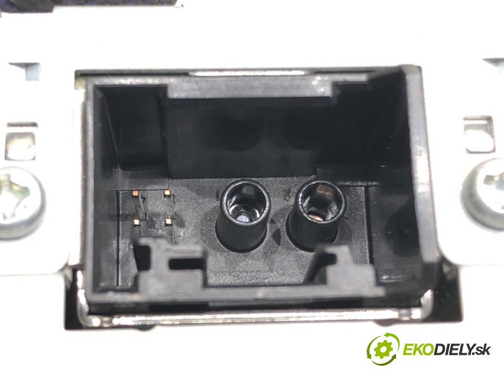 VOLVO XC90 I (275) 2002 - 2015    D5 AWD 136 kW [185 KM] olej napędowy 2005 - 2010  RADIO 30737972 (Audio zariadenia)