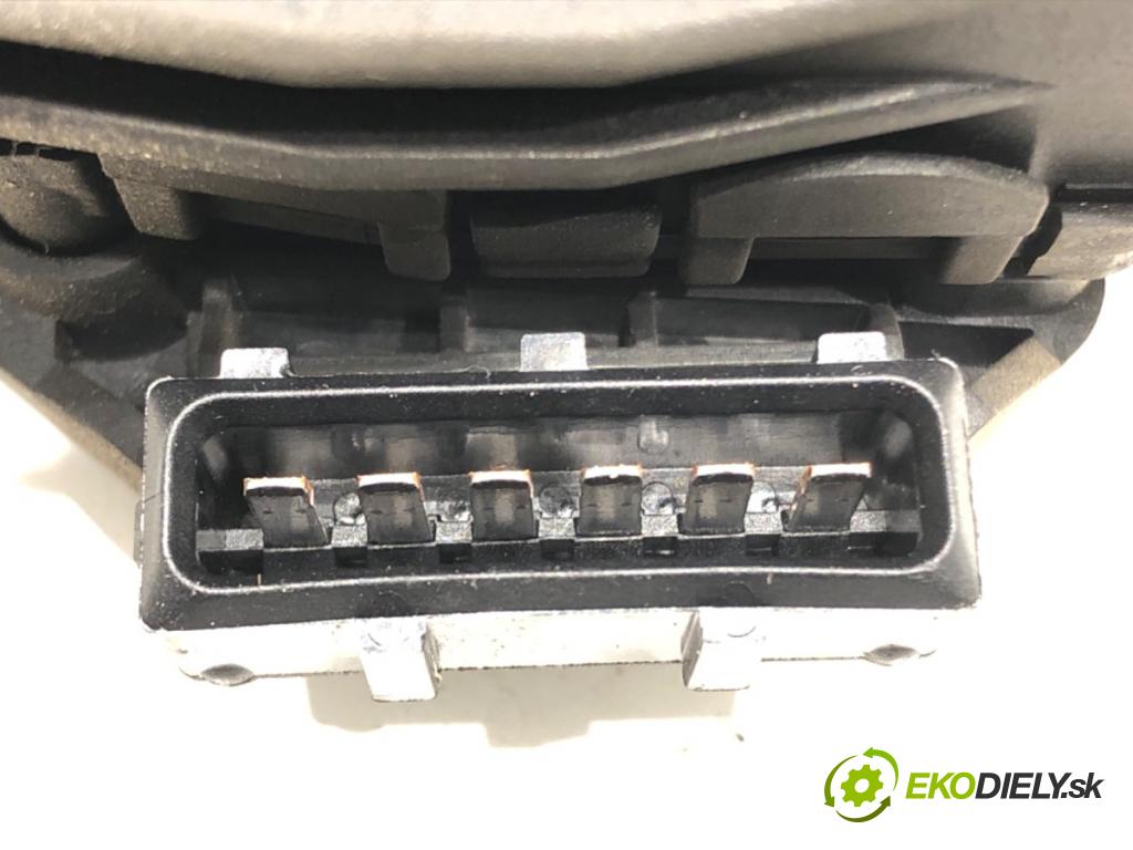 VOLVO XC90 I (275) 2002 - 2015    D5 AWD 136 kW [185 KM] olej napędowy 2005 - 2010  Potenciometer plynu 30683518 (Pedále)