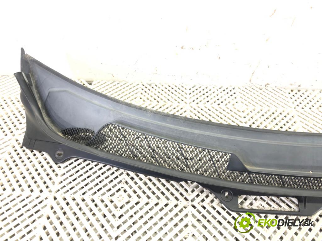 VOLVO XC90 I (275) 2002 - 2015    D5 AWD 136 kW [185 KM] olej napędowy 2005 - 2010  Torpédo, plast pod čelné okno 30763845 (Torpéda)