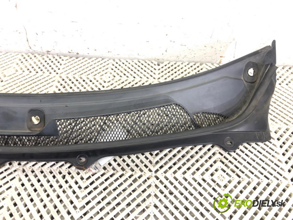 VOLVO XC90 I (275) 2002 - 2015    D5 AWD 136 kW [185 KM] olej napędowy 2005 - 2010  Torpédo, plast pod čelné okno 30763845 (Torpéda)