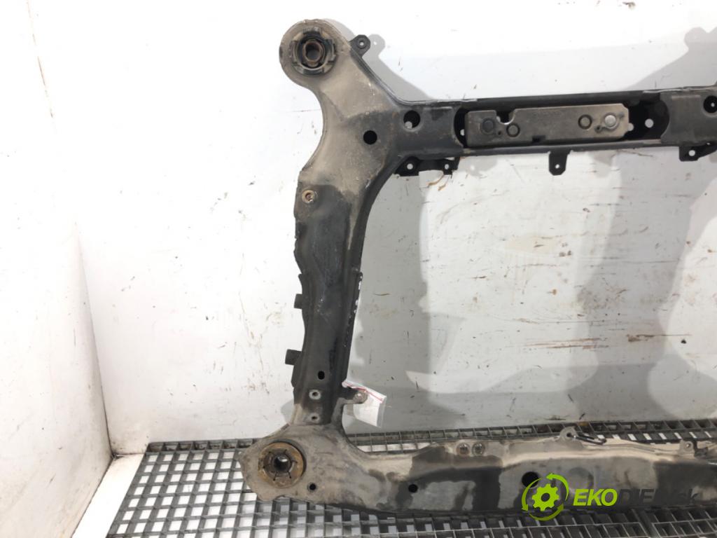 VOLVO XC90 I (275) 2002 - 2015    D5 AWD 136 kW [185 KM] olej napędowy 2005 - 2010  výztuha pod motor 050905M0 (Výztuhy přední)