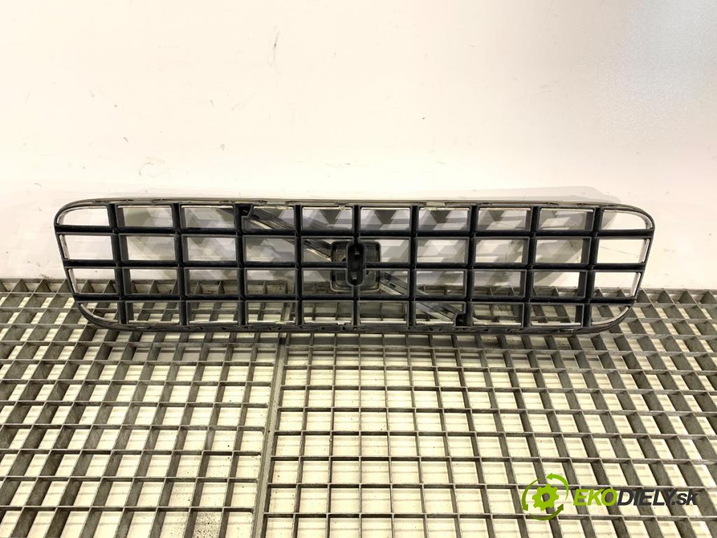 VOLVO XC90 I (275) 2002 - 2015    D5 AWD 136 kW [185 KM] olej napędowy 2005 - 2010  mřížka maska 8620641 (Mřížky (masky) chladičů)
