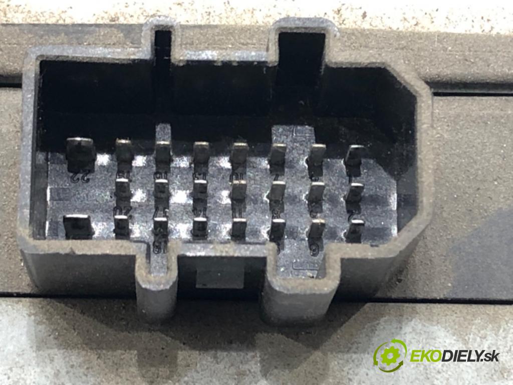 AUDI A4 B7 Avant (8ED) 2004 - 2008    2.0 TDI 103 kW [140 KM] olej napędowy 2004 - 2008  Zosilňovač 8E9035223 (Zosilňovače)