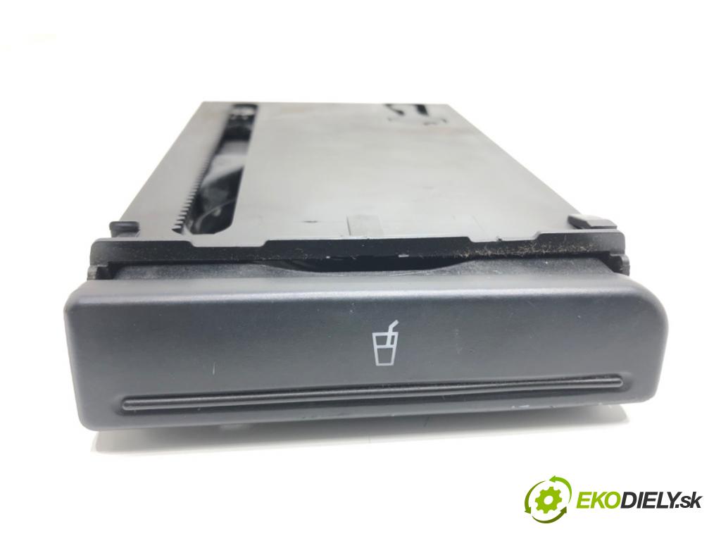 AUDI A4 B7 Avant (8ED) 2004 - 2008    2.0 TDI 103 kW [140 KM] olej napędowy 2004 - 2008  Držiak na nápoje 8E1862534H (Úchyty, držiaky na nápoje)