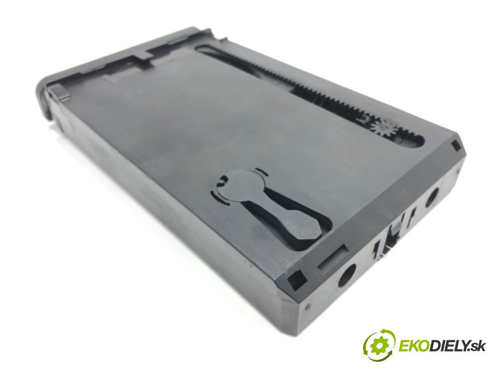 AUDI A4 B7 Avant (8ED) 2004 - 2008    2.0 TDI 103 kW [140 KM] olej napędowy 2004 - 2008  Držiak na nápoje 8E1862534H (Úchyty, držiaky na nápoje)