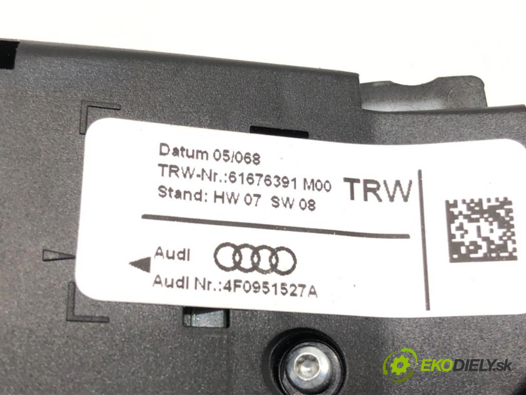 AUDI A4 B7 Avant (8ED) 2004 - 2008    2.0 TDI 103 kW [140 KM] olej napędowy 2004 - 2008  Prepínač kombinovaný 4F0951527A (Prepínače, spínače, tlačidlá a ovládače kúrenia)