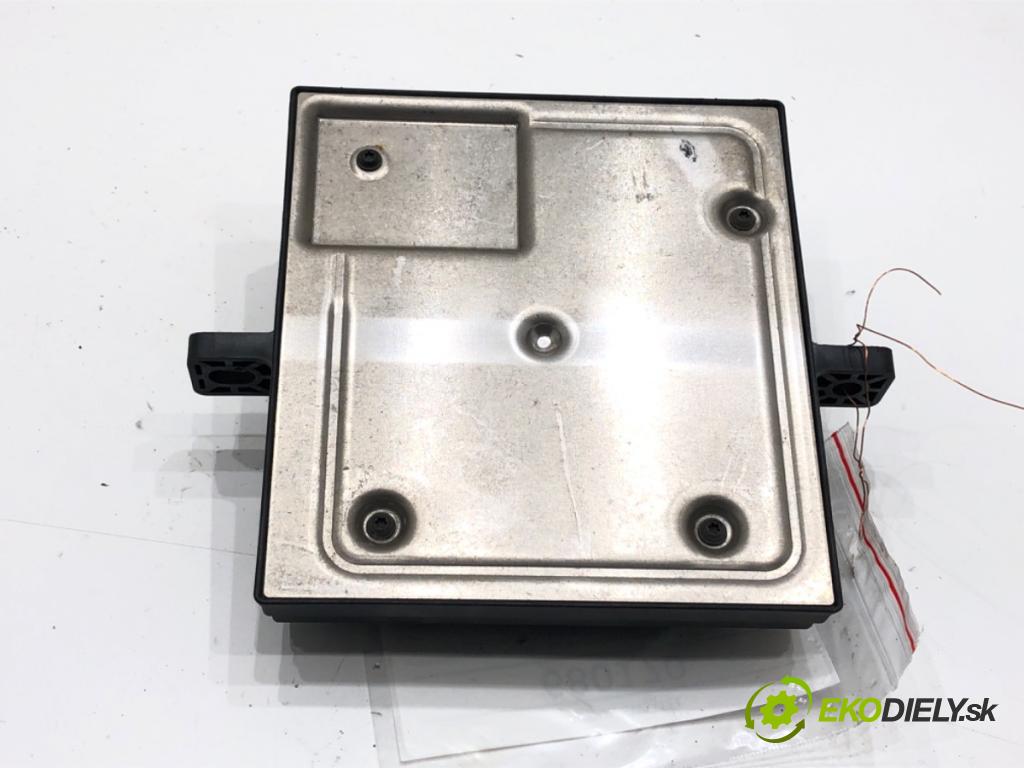 AUDI A4 B7 Avant (8ED) 2004 - 2008    2.0 TDI 103 kW [140 KM] olej napędowy 2004 - 2008  Modul svetiel 8E0907279L (Ostatné)