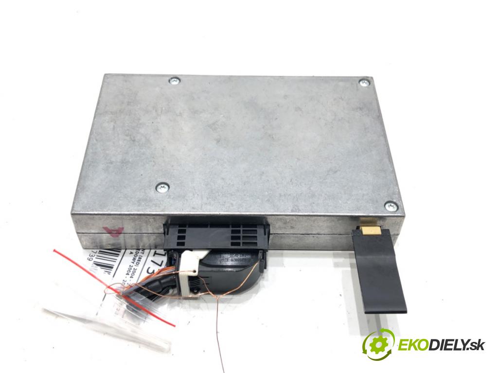 AUDI A4 B7 Avant (8ED) 2004 - 2008    2.0 TDI 103 kW [140 KM] olej napędowy 2004 - 2008  Modul BLUETOOTH 8P0862335D (Ostatné)