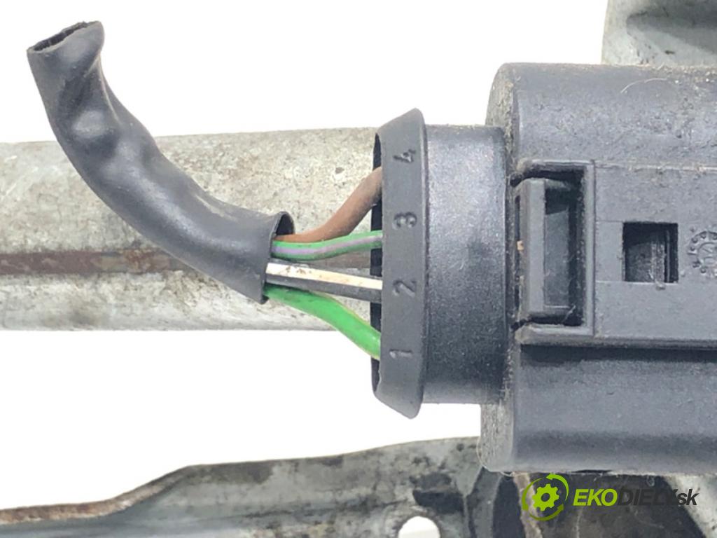 AUDI A4 B7 Avant (8ED) 2004 - 2008    2.0 TDI 103 kW [140 KM] olej napędowy 2004 - 2008  Mechanizmus stieračov predný 8E1955119 (Motorčeky stieračov predné)