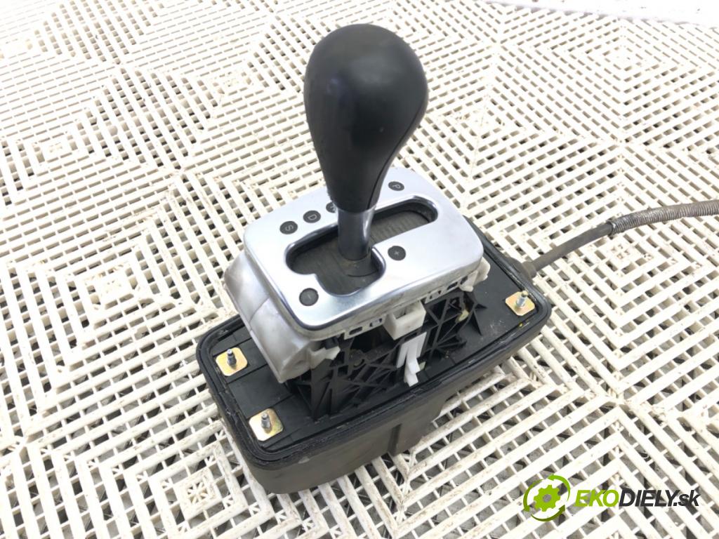 AUDI A4 B7 Avant (8ED) 2004 - 2008    2.0 TDI 103 kW [140 KM] olej napędowy 2004 - 2008  Kulisa 8E1713111R (Rýchlostné páky / kulisy)