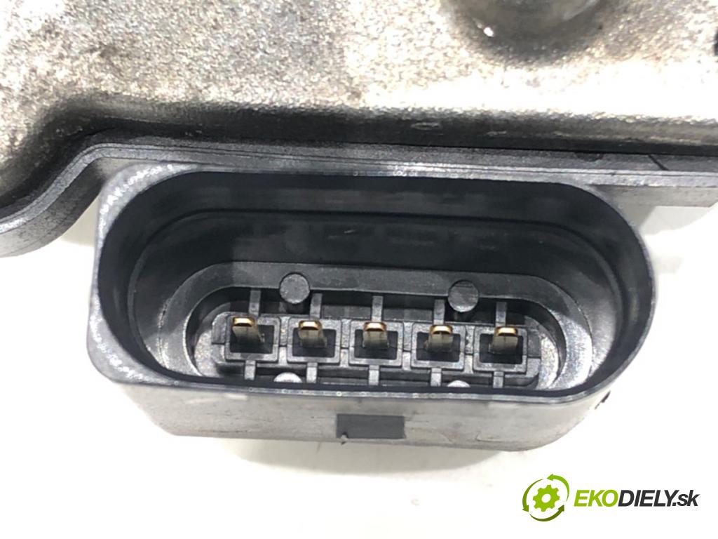 AUDI A4 B9 Avant (8W5, 8WD) 2015 - 2022    2.0 TDI 140 kW [190 KM] olej napędowy 2015 - 2018  Škrtiaca klapka 04L128063T (Škrtiace klapky)