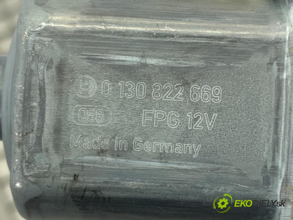 AUDI A4 B9 Avant (8W5, 8WD) 2015 - 2022    2.0 TDI 140 kW [190 KM] olej napędowy 2015 - 2018  mechanismus okna levý zadní část 8W0839461