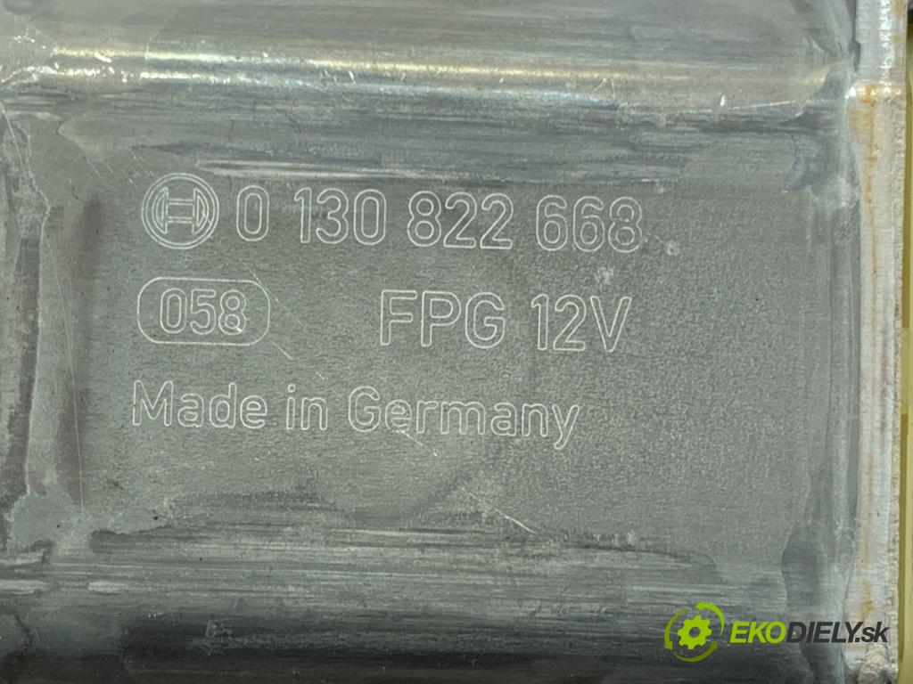AUDI A4 B9 Avant (8W5, 8WD) 2015 - 2022    2.0 TDI 140 kW [190 KM] olej napędowy 2015 - 2018  mechanismus okna pravý zadní část 8W0839462