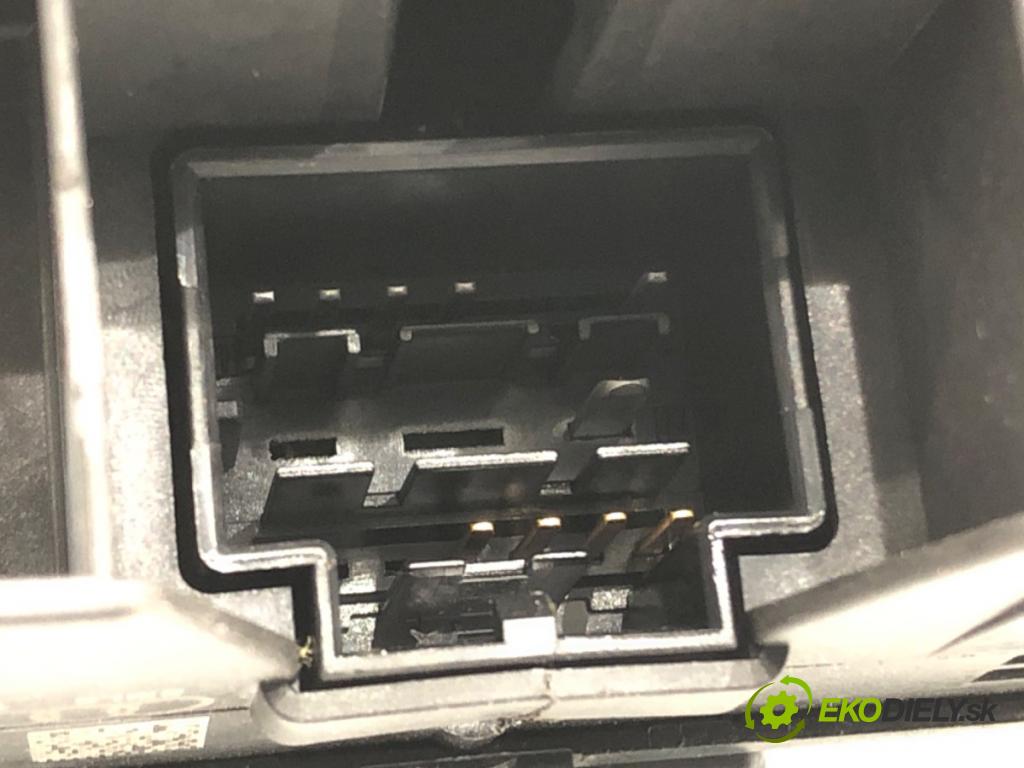 AUDI A4 B9 Avant (8W5, 8WD) 2015 - 2022    2.0 TDI 140 kW [190 KM] olej napędowy 2015 - 2018  Prepínač kombinovaný 4M0907129HD (Prepínače, spínače, tlačidlá a ovládače kúrenia)