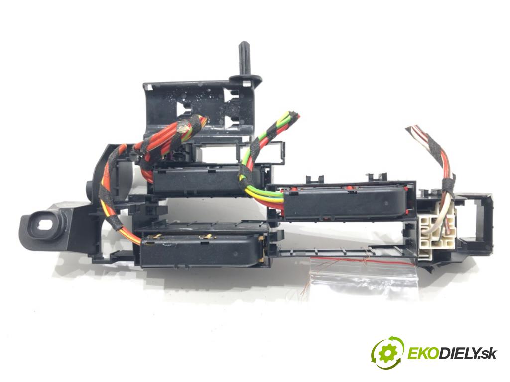 AUDI A4 B9 Avant (8W5, 8WD) 2015 - 2022    2.0 TDI 140 kW [190 KM] olej napędowy 2015 - 2018  skříňka poistková 8W0971845AH (Pojistkové skříňky)