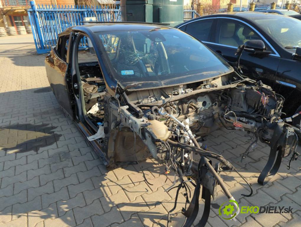 RENAULT CLIO V (B7_) 2019 - 2022    1.0 TCe 100 (B7MT) 74 kW [101 KM] benzyna 2019 - 2022  KAROSERIA ČTVRŤÁK blatník zadní část levý pravý prahy střecha 