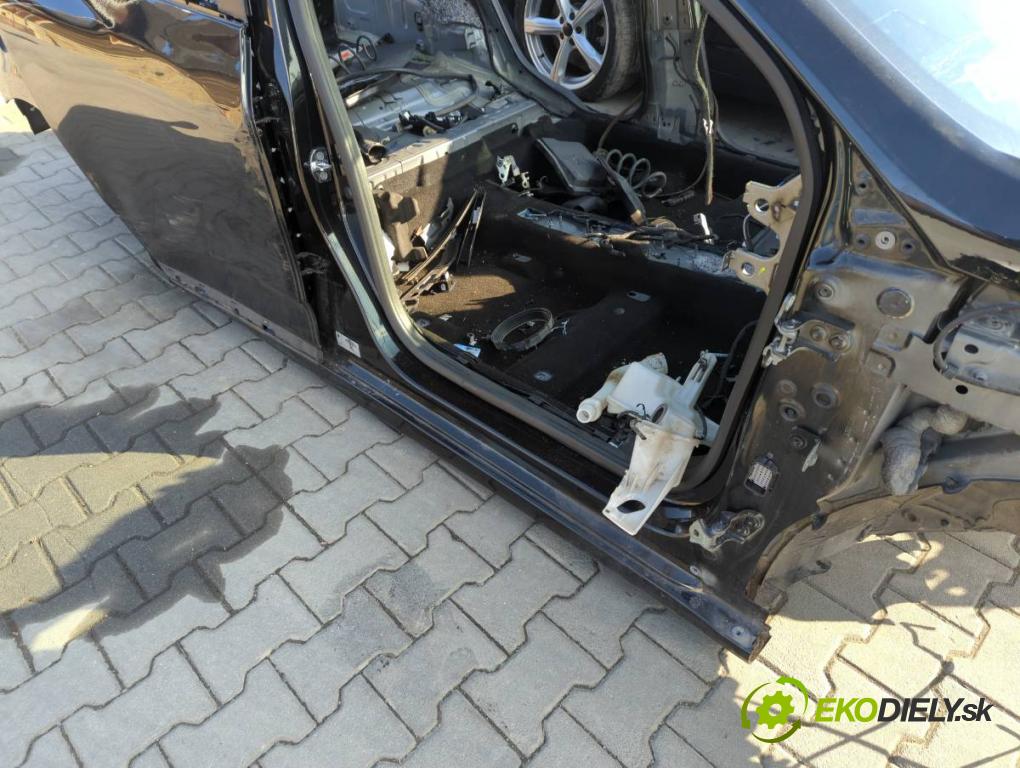 RENAULT CLIO V (B7_) 2019 - 2022    1.0 TCe 100 (B7MT) 74 kW [101 KM] benzyna 2019 - 2022  KAROSERIA ČTVRŤÁK blatník zadní část levý pravý prahy střecha