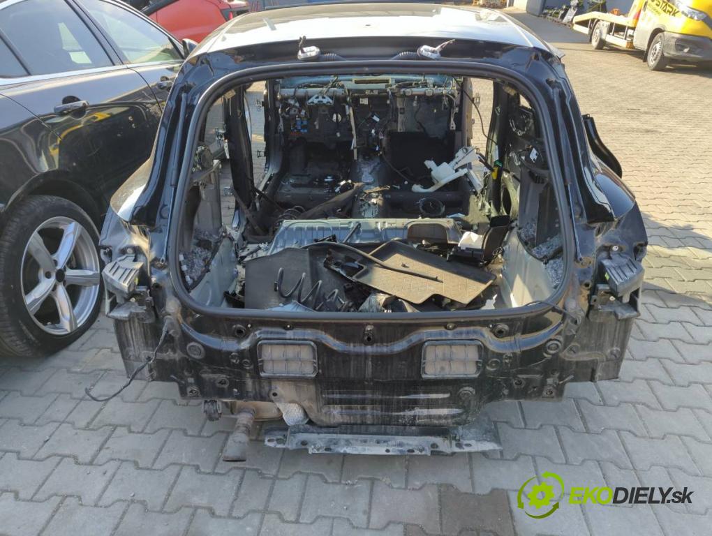 RENAULT CLIO V (B7_) 2019 - 2022    1.0 TCe 100 (B7MT) 74 kW [101 KM] benzyna 2019 - 2022  KAROSERIA ČTVRŤÁK blatník zadní část levý pravý prahy střecha