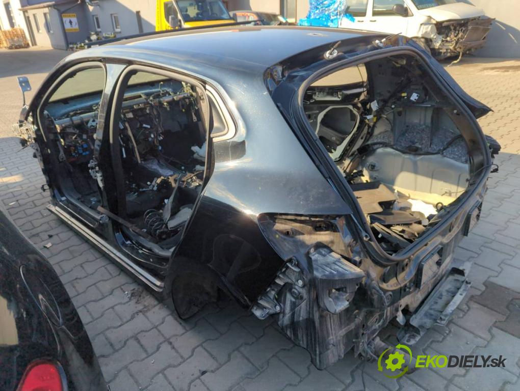 RENAULT CLIO V (B7_) 2019 - 2022    1.0 TCe 100 (B7MT) 74 kW [101 KM] benzyna 2019 - 2022  KAROSERIA ČTVRŤÁK blatník zadní část levý pravý prahy střecha