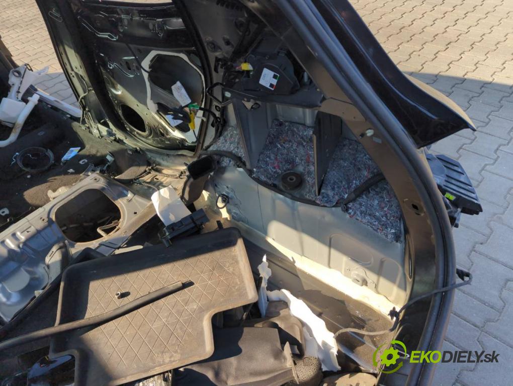 RENAULT CLIO V (B7_) 2019 - 2022    1.0 TCe 100 (B7MT) 74 kW [101 KM] benzyna 2019 - 2022  KAROSERIA ČTVRŤÁK blatník zadní část levý pravý prahy střecha