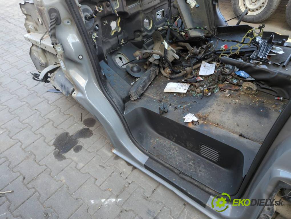RENAULT TRAFIC III Autobus (JG_) 2014 - 2022    1.6 dCi 115 (JGMD) 85 kW [116 KM] olej napędowy 2014 - 2022  KAROSERIA ČTVRŤÁK blatník zadní část levý pravý prahy střecha PODŁUŻNICA levý pravý