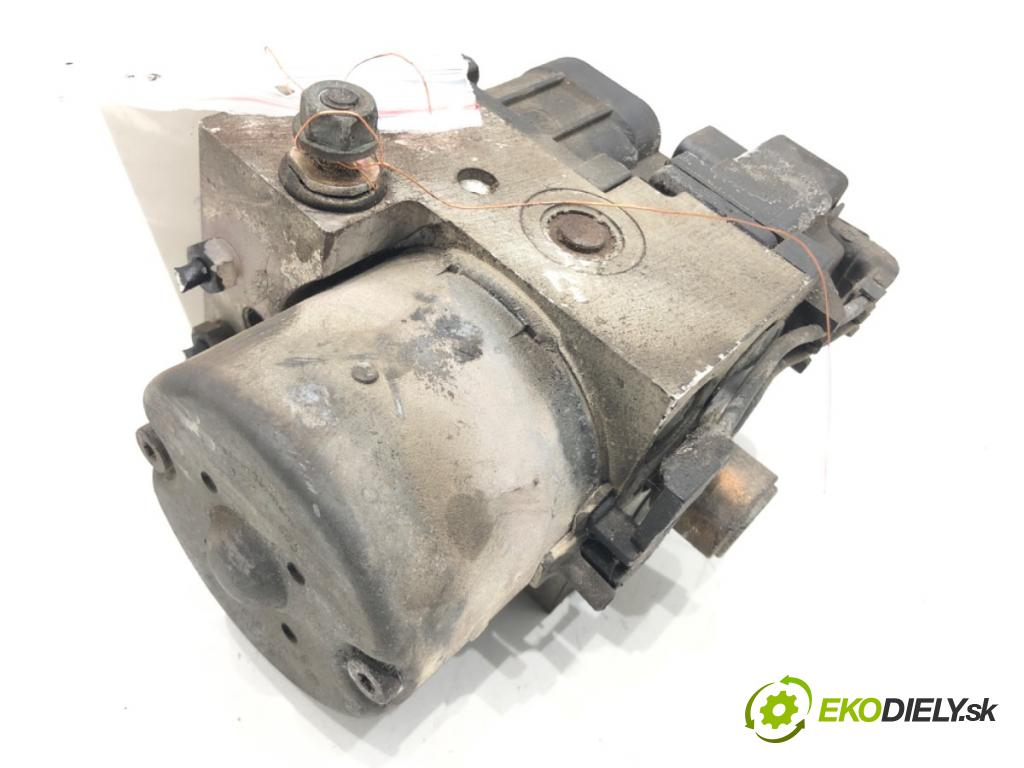 AUDI A4 B5 (8D2) 1994 - 2001    1.6 74 kW [100 KM] benzyna 1994 - 2000  Pumpa ABS 0273004132 (Pumpy ABS)