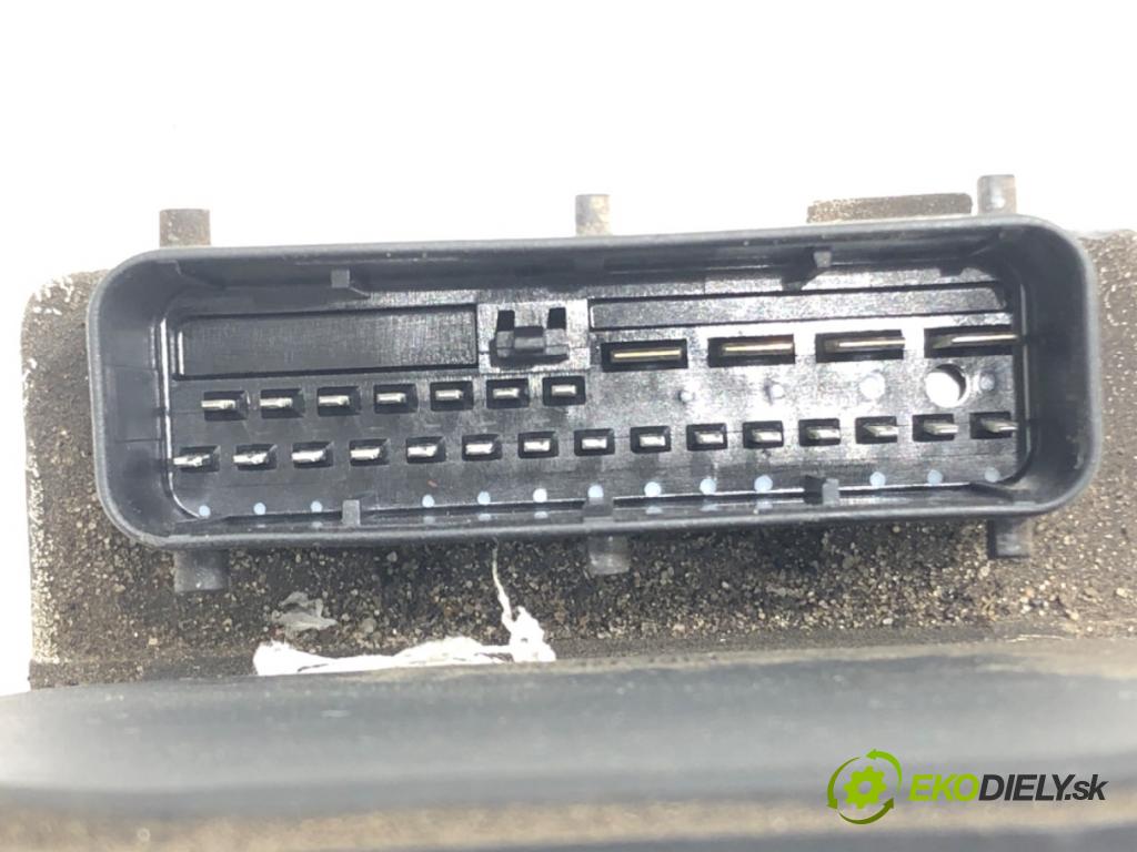 AUDI A4 B5 (8D2) 1994 - 2001    1.6 74 kW [100 KM] benzyna 1994 - 2000  Pumpa ABS 0273004132 (Pumpy ABS)