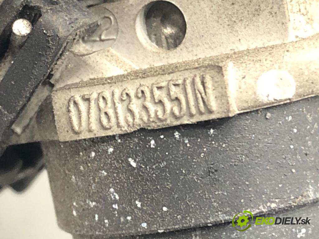 AUDI A4 B5 (8D2) 1994 - 2001    1.6 74 kW [100 KM] benzyna 1994 - 2000  Lišta vstrekovacia 050138681A (Vstrekovacie lišty)