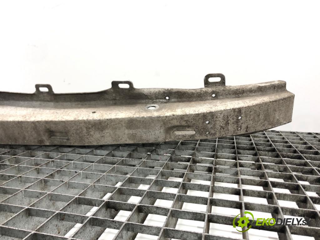 AUDI A4 B5 (8D2) 1994 - 2001    1.6 74 kW [100 KM] benzyna 1994 - 2000  výztuha nárazníka přední část  (Výztuhy přední)