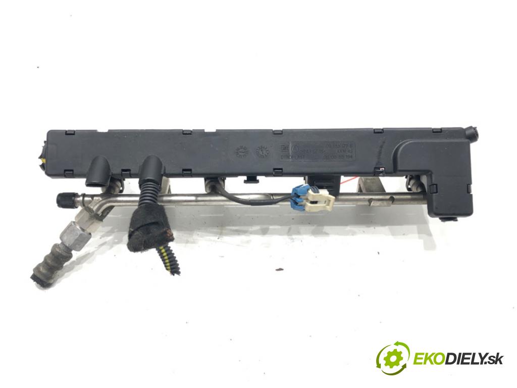 OPEL ASTRA G liftback (T98) 1998 - 2009    1.4 (F08, F48) 66 kW [90 KM] benzyna 2007 - 2009  Lišta vstrekovacia 09133177A (Vstrekovacie lišty)