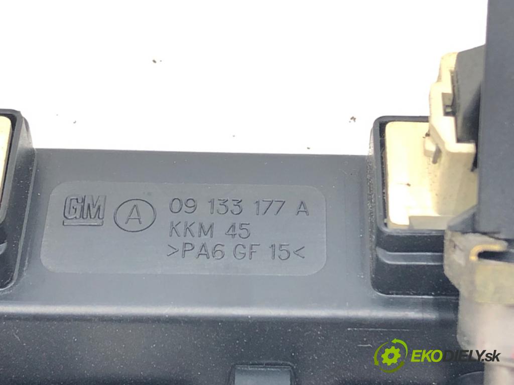 OPEL ASTRA G liftback (T98) 1998 - 2009    1.4 (F08, F48) 66 kW [90 KM] benzyna 2007 - 2009  Lišta vstrekovacia 09133177A (Vstrekovacie lišty)