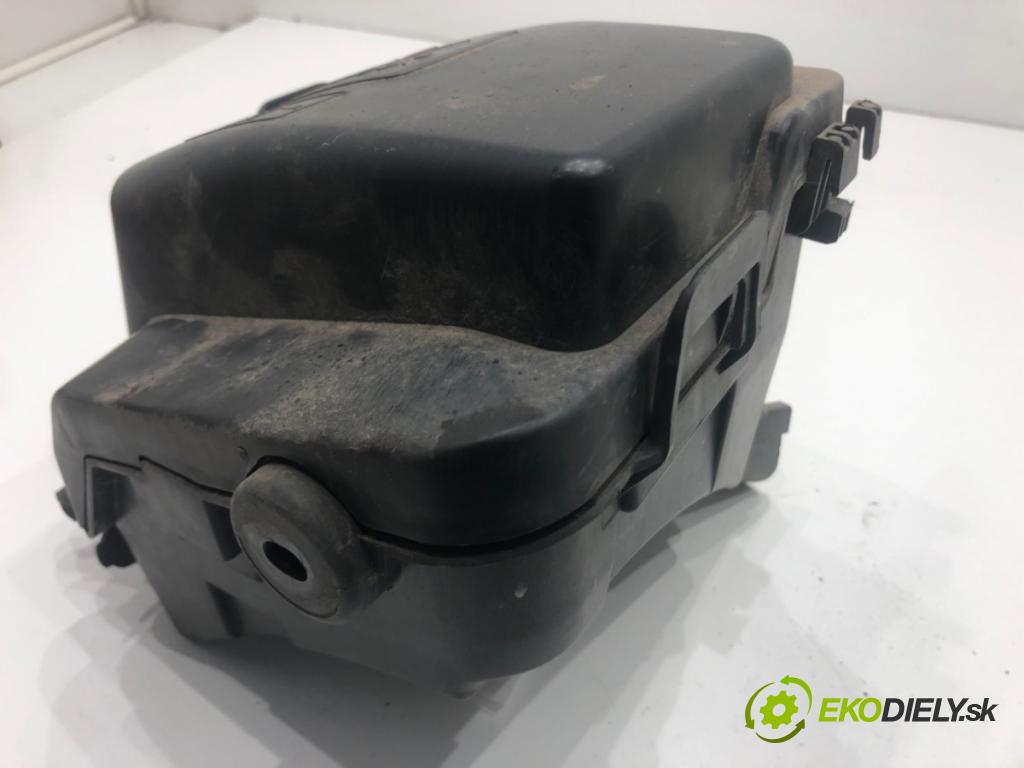 DACIA DOKKER nadwozie wielkoprzestrzenne (MPV) (KE_) 2012 - 2022    1.6 75 kW [102 KM] benzyna 2015 - 2022  skříňka poistková 243809584R (Pojistkové skříňky)