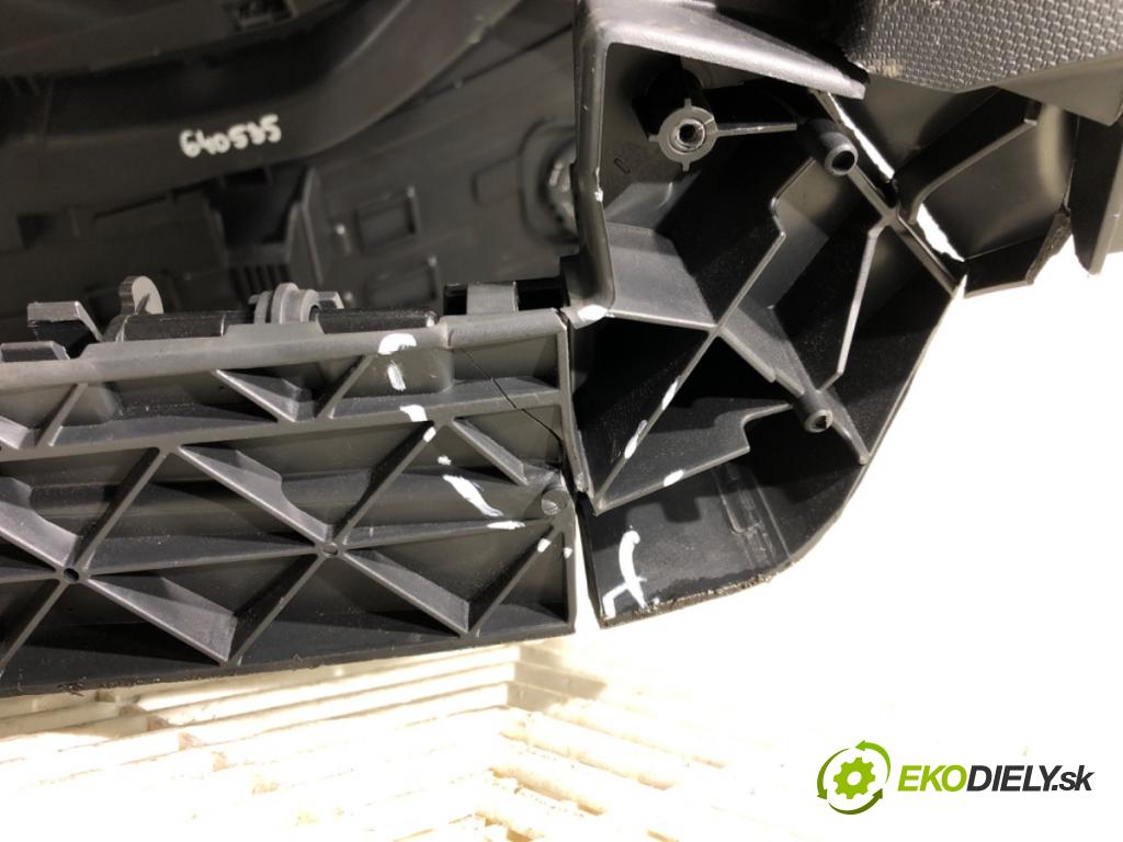 RENAULT CLIO IV Grandtour (KH_) 2012 - 2022    1.5 dCi 90 (KHN3, KHN4) 66 kW [90 KM] olej napędowy 2012 - 2022  palubní doska  (Palubní desky)