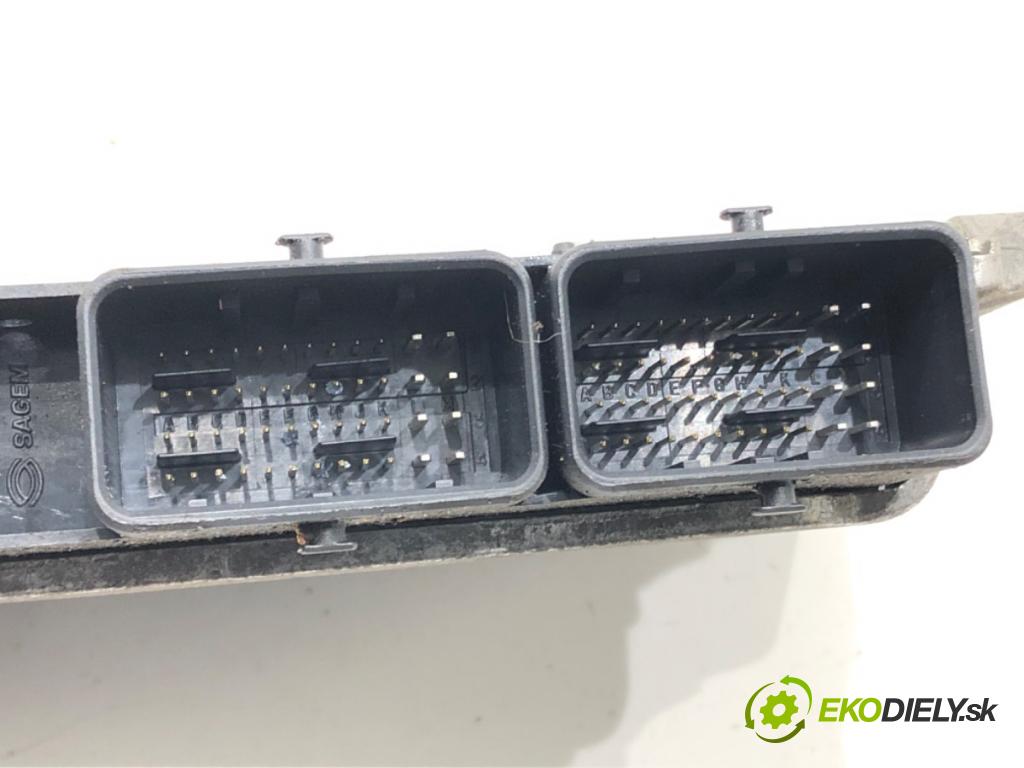 RENAULT LAGUNA II (BG0/1_) 2001 - 2007    1.6 16V (BG1G, BG1H) 82 kW [112 KM] benzyna 2005 - 2007  riadiaca jednotka Motor 8200444583 (Riadiaca jednotka)