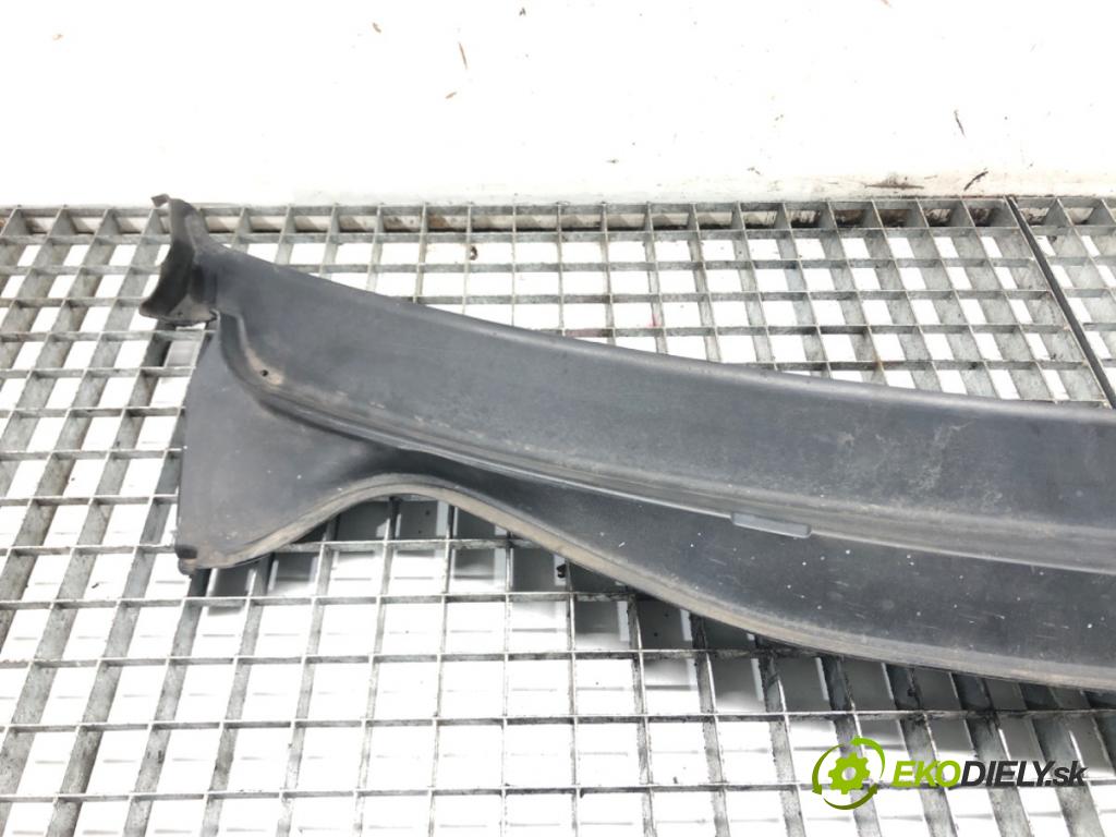 SEAT IBIZA III (6L1) 2002 - 2009    1.4 16V 55 kW [75 KM] benzyna 2002 - 2007  Torpédo, plast pod čelné okno 6L1853185B (Torpéda)