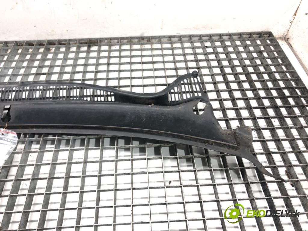 SEAT IBIZA III (6L1) 2002 - 2009    1.4 16V 55 kW [75 KM] benzyna 2002 - 2007  Torpédo, plast pod čelné okno 6L1853185B (Torpéda)