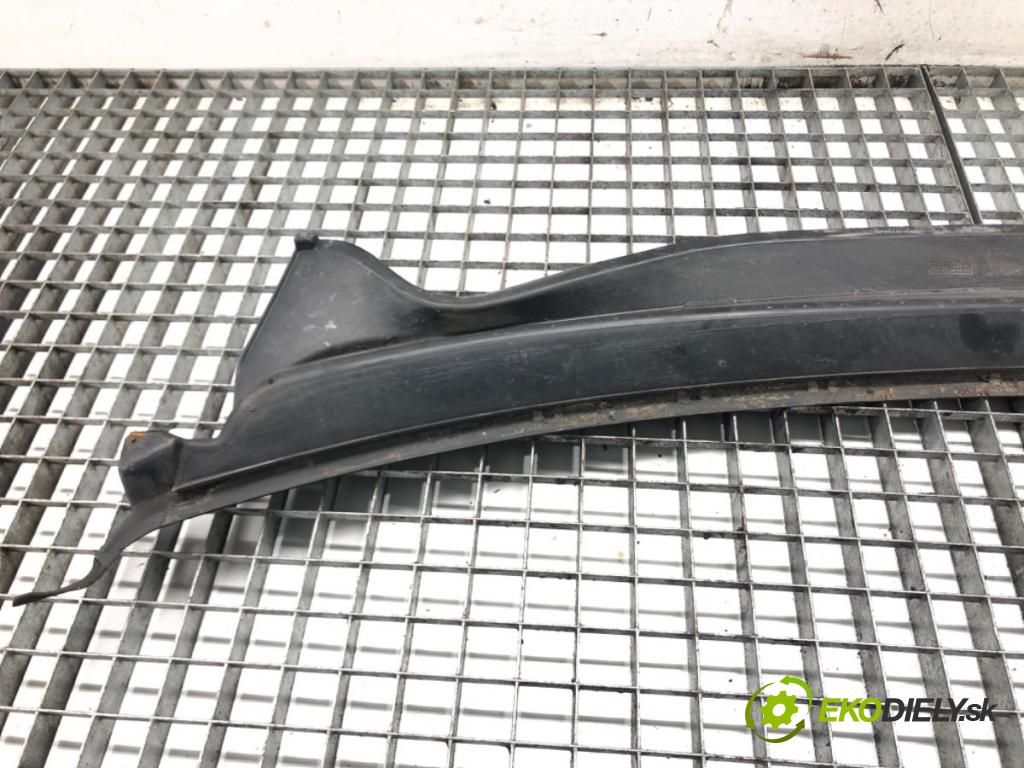 SEAT IBIZA III (6L1) 2002 - 2009    1.4 16V 55 kW [75 KM] benzyna 2002 - 2007  Torpédo, plast pod čelné okno 6L1853185B (Torpéda)