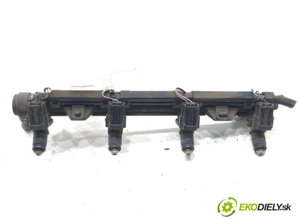 SEAT IBIZA III (6L1) 2002 - 2009    1.4 16V 55 kW [75 KM] benzyna 2002 - 2007  Lišta vstrekovacia 036906031AB (Vstrekovacie lišty)