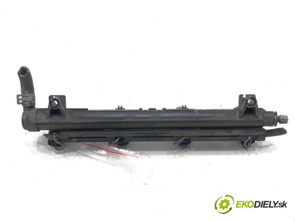 SEAT IBIZA III (6L1) 2002 - 2009    1.4 16V 55 kW [75 KM] benzyna 2002 - 2007  Lišta vstrekovacia 036906031AB (Vstrekovacie lišty)