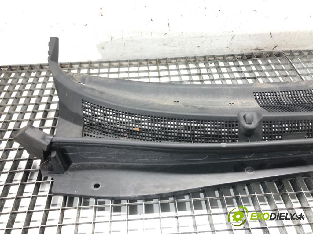 KIA SPORTAGE III (SL) 2009 - 2022    1.6 GDI 99 kW [135 KM] benzyna 2011 - 2022  Torpédo, plast pod čelné okno  (Torpéda)